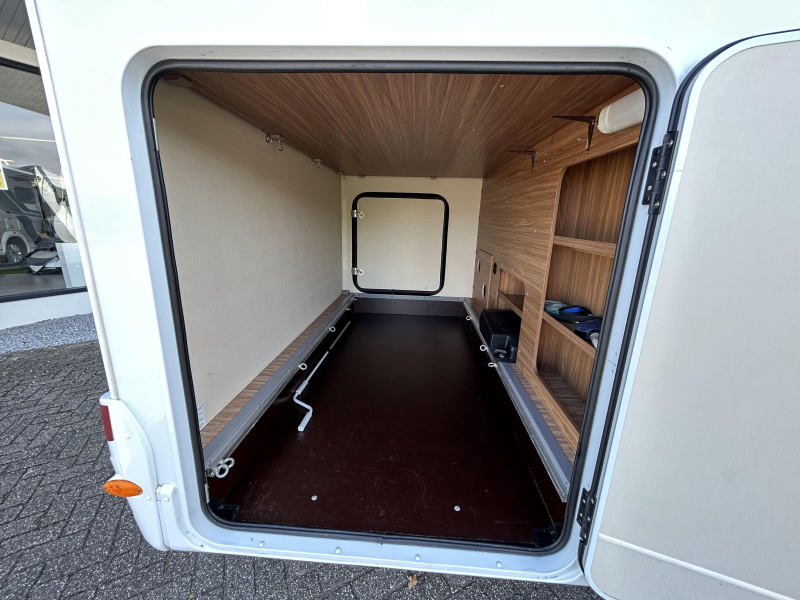 Hymer Carado ENKELE BEDDEN + HEFBED  foto: 20