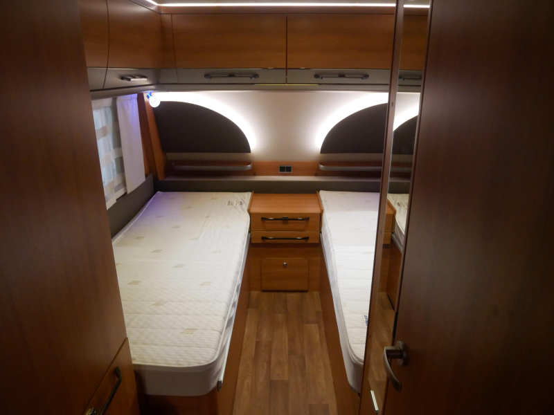 Eriba Nova GL 530 Mover, awning, air conditioning photo: 11