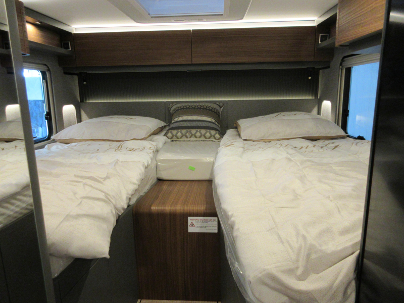Hymer B-MC T 600 SLC double floor photo: 2