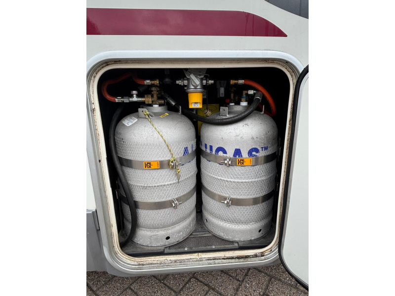 Adria Coral S 680 SP 2010 POPULAR + ESPACIOSO foto: 23