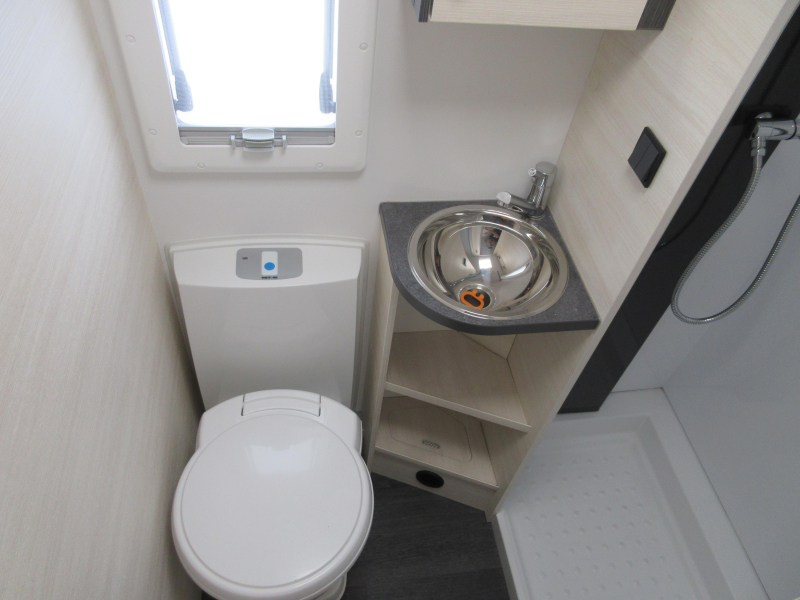 Caravelair Artica 496 MOVER AIRCO LUIFEL photo: 16