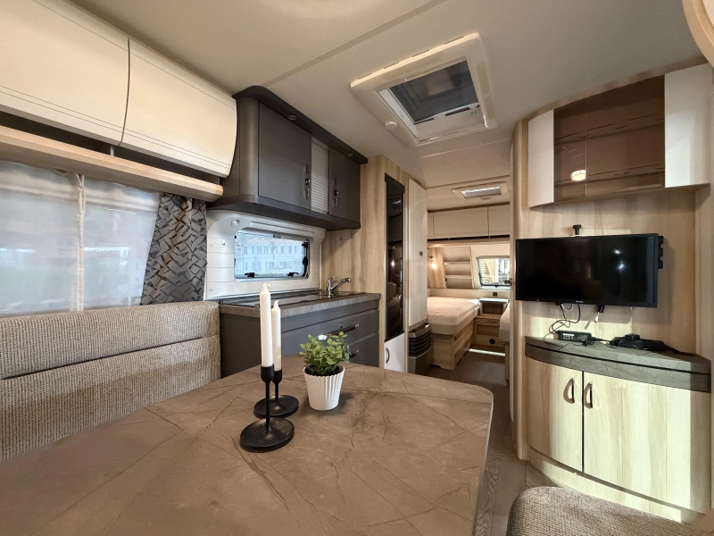 Hobby De Luxe 540 UL single beds / mover photo: 13