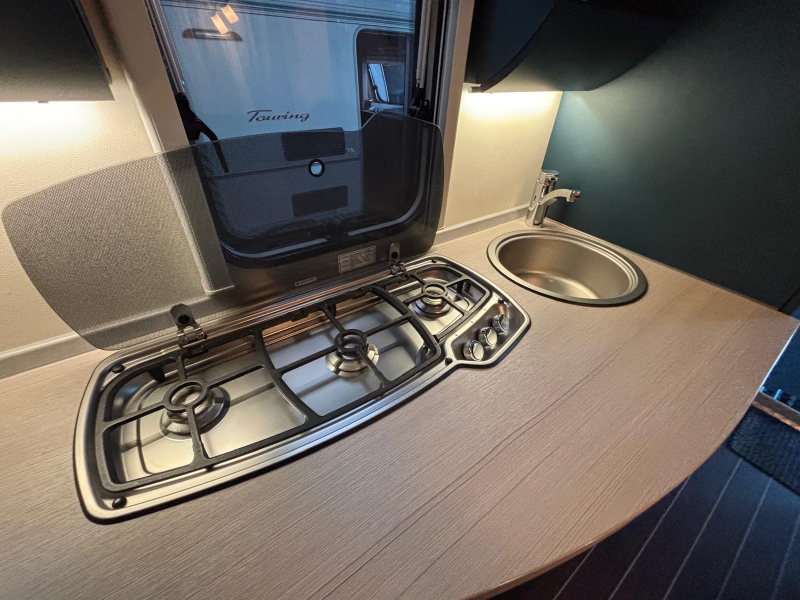 Knaus Sport and Fun 480 QL Mover Cassette awning photo: 11