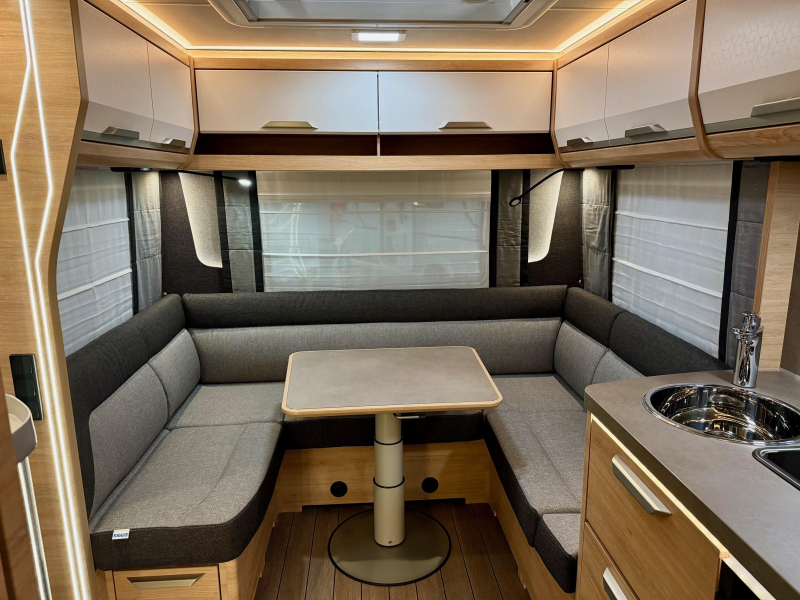 Knaus Sudwind Black Selection 450 FU modeljaar 2026  foto: 13
