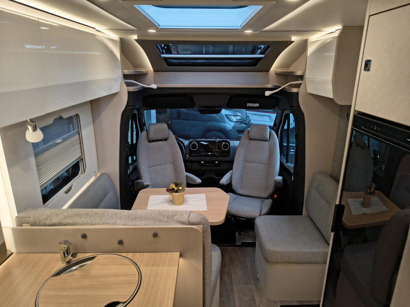 Hymer Tramp S 680 -- 5 gordels --  foto: 18
