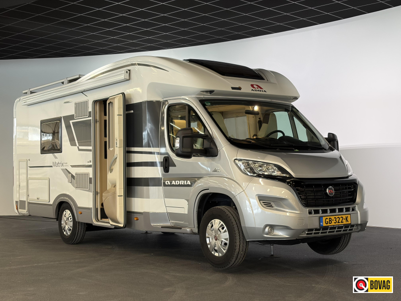 Adria Matrix Plus 670 SL SLT / lage lengte bedden 