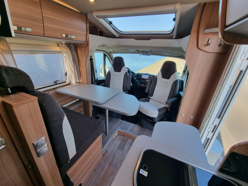 Weinsberg CaraCompact Pepper 600 MEG HPC Levelsysteem  foto: 13