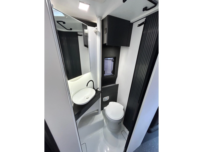 Adria Compact Max DL SL160pk Dieselkachel  foto: 13