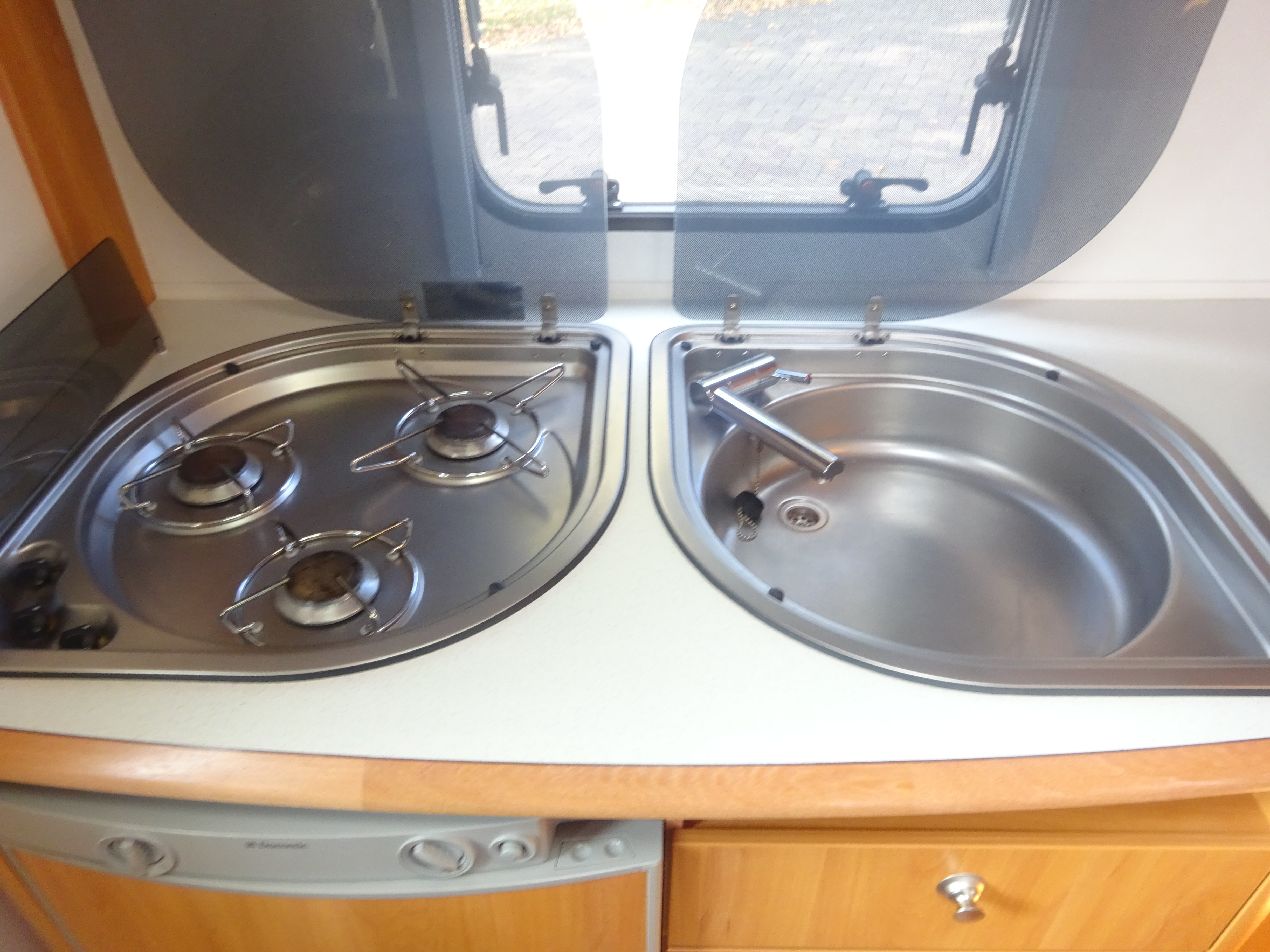 Homestar Racer 430 Vast Bed en Treinzit #TOPPER# foto: 16