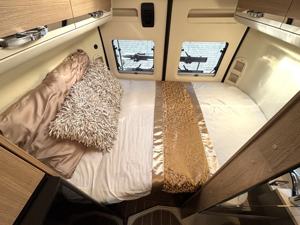 Adria Twin 600 SPT DWARSBED TREKHAAK ZONNEPANEEL EURO6 foto: 2