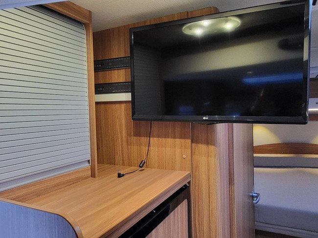Carado T449 Queensbed + Hefbed foto: 13