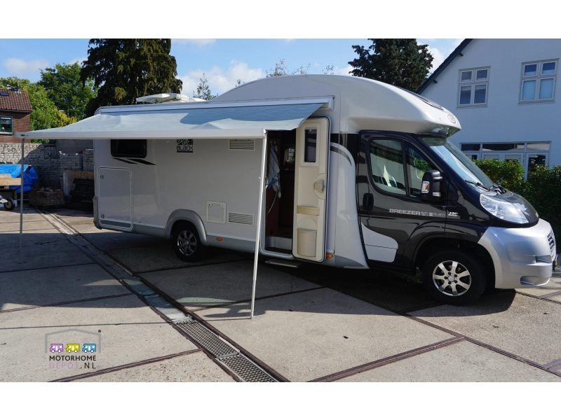 LMC Breezer 730 H Black Edition Foto: 16