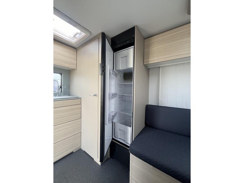 Adria Altea4four 362 LH Licht en compact  foto: 7