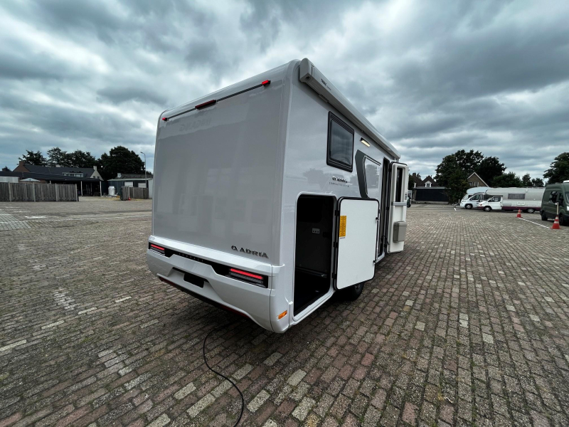 Adria Compact Select DL Grote koelkast, Luifel  foto: 2