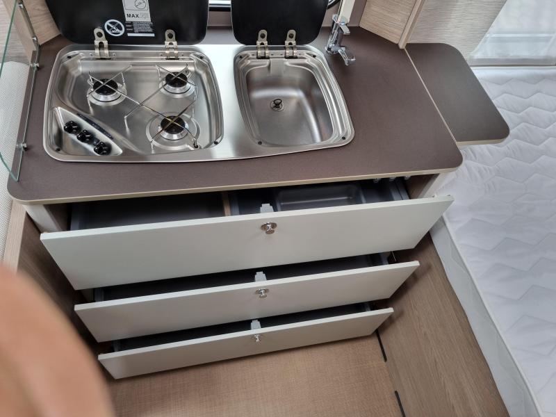 Bürstner Premio 395 TS Cassette luifel-Voortent  foto: 13