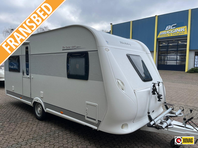 Hobby De Luxe 460 UFE Französisches Bett und runder Sitz