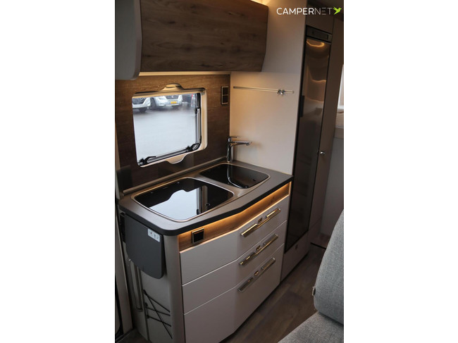 Hymer Exsis-I 580 Pure | 165cv | Camas individuales | Panel solar | Portabicicletas Thule | Cama abatible | Toldo Thule | 6.99M | foto: 10
