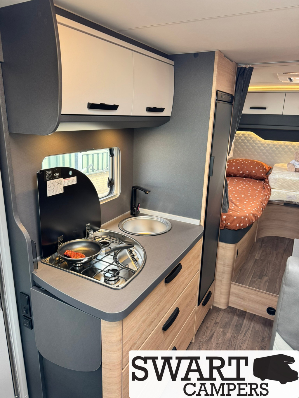 Knaus L!VE TI 650 MEG Platinum Selection Lage enkele bedden Automaat  foto: 13