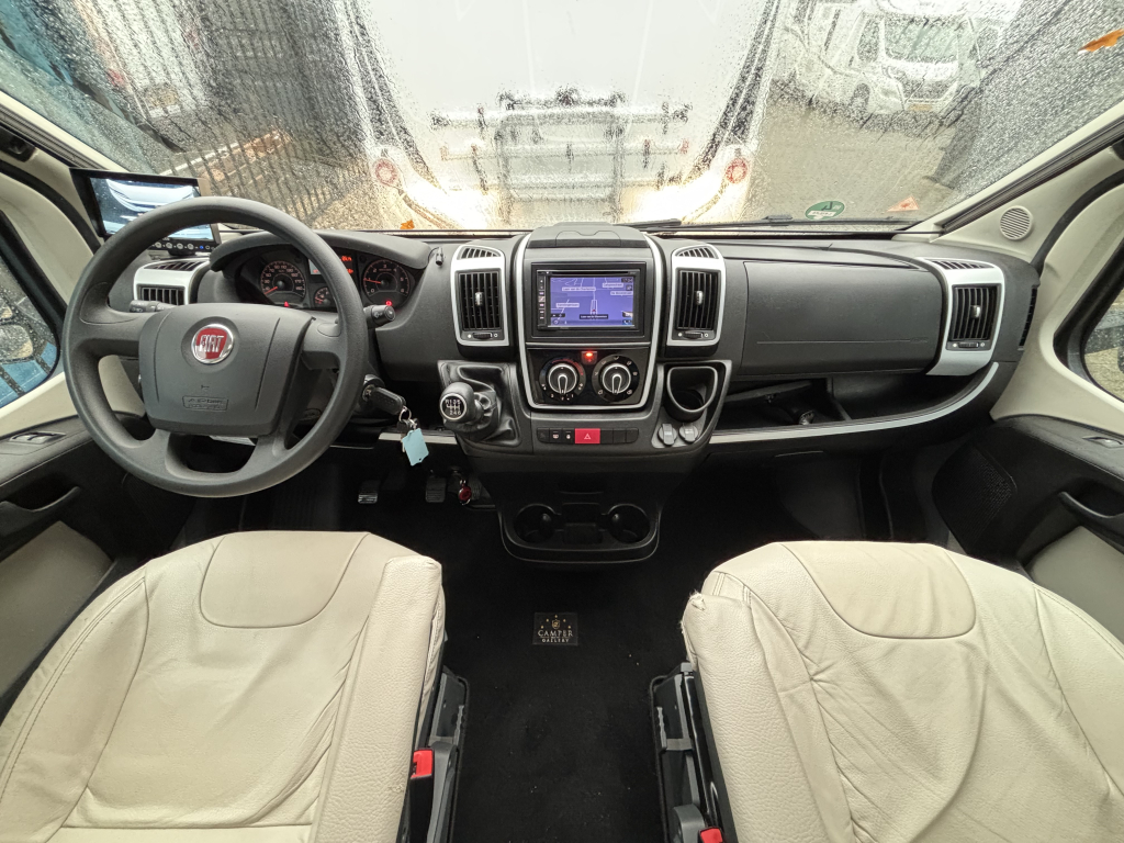 Pilote Sensation 700 P QUEENSBED 6.99M XXL GARAGE CONSTRUCT Foto: 13