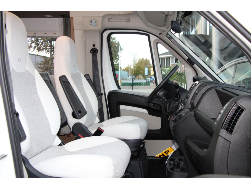 Adria Coral 600 SC Queensbed - Compacto foto: 13