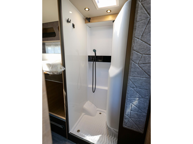 Weinsberg CaraCompact 600 MEG modelo 2027, autom&aacute;tico foto: 19