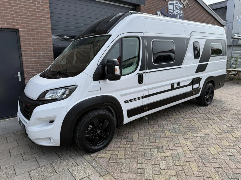 Adria Twin 640 SLB Supreme Automaat 160pk  foto: 7