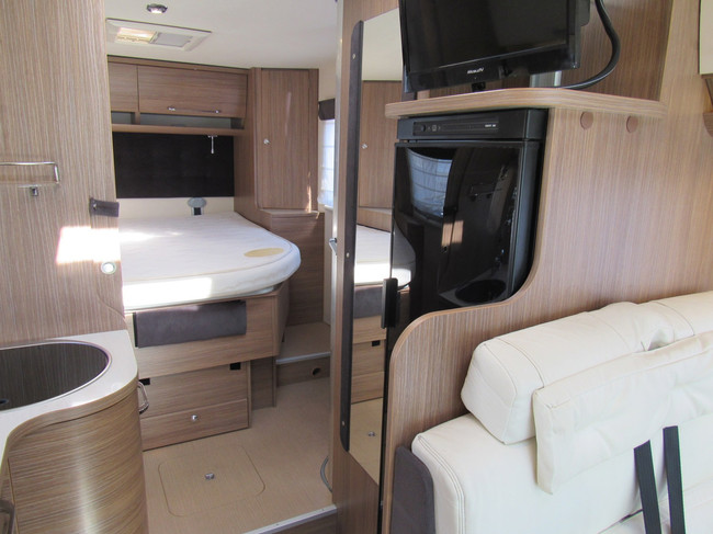 Itineo MB700 Fiat Integriert Queensbett und Hubbett Bj. 2016 Foto: 11