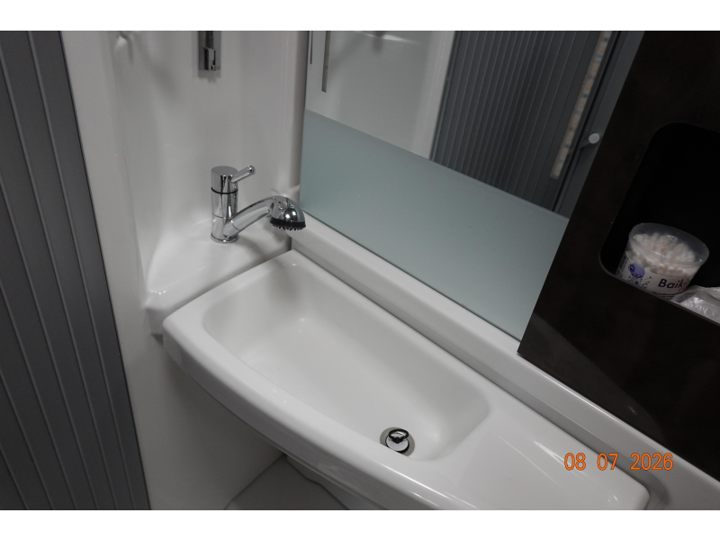 Knaus Platinum Selection 650 MEG Level + 2x aire acondicionado + aire foto: 17
