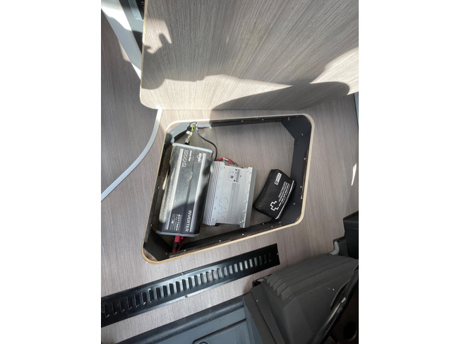 Adria Twin Plus Supreme 640 SLB 9-Traps LUCHTVERING foto: 15