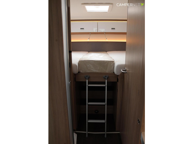 Laika caravans s.p.a. KOSMO 509L 160pk Automaat | Lengtebedden | Gescheiden douche | LPG installatie | Zonnepanelen | Bearlock | Luife foto: 16