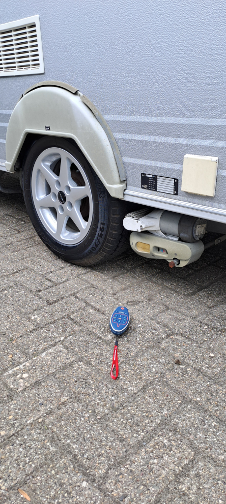 KIP Hy-line, met voortent, luifel en MOVER! foto: 16