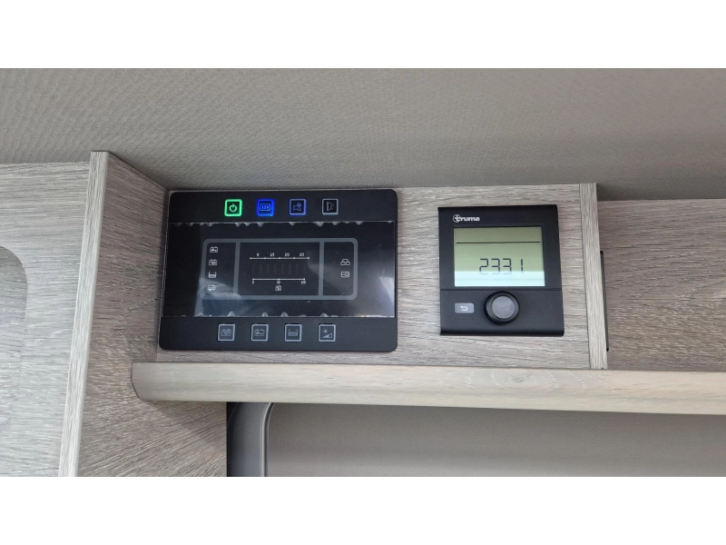 Bravia Mobil SWAN 636 180HP Automatic FullOption photo: 21