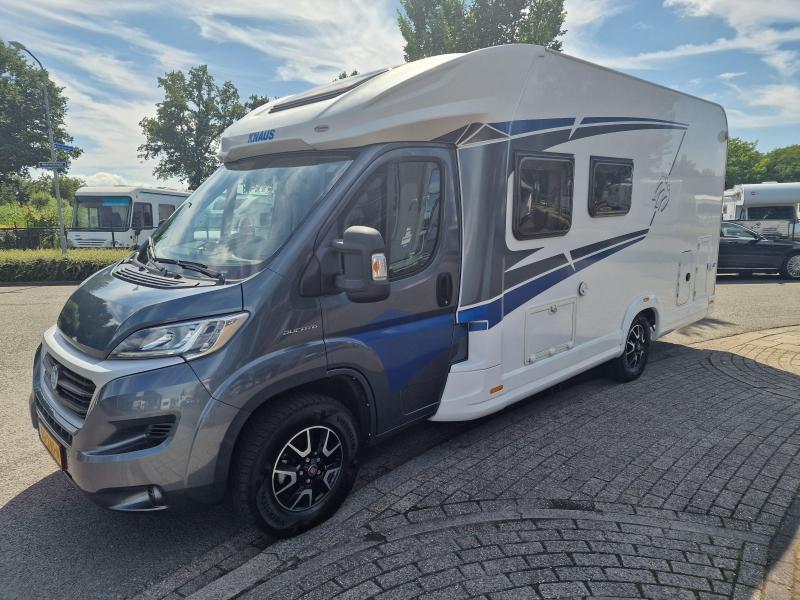 Knaus L!ve Wave 650 MX cama queen cama abatible foto: 2