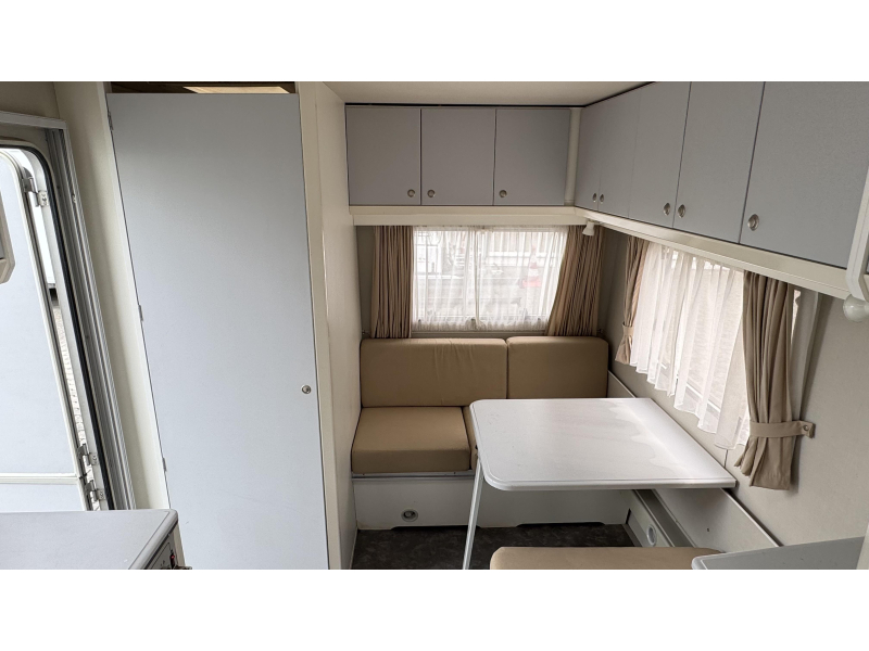 Kip Grey Line 44 TTZ Mover-Voortent-Airco  foto: 3