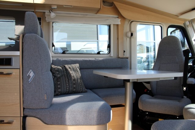 Hymer B MC I 680 equipado con potente Mercedes 9 G Tronic 170 CV AUTOM&Aacute;TICO camas individuales + cama abatible (56 foto: 27