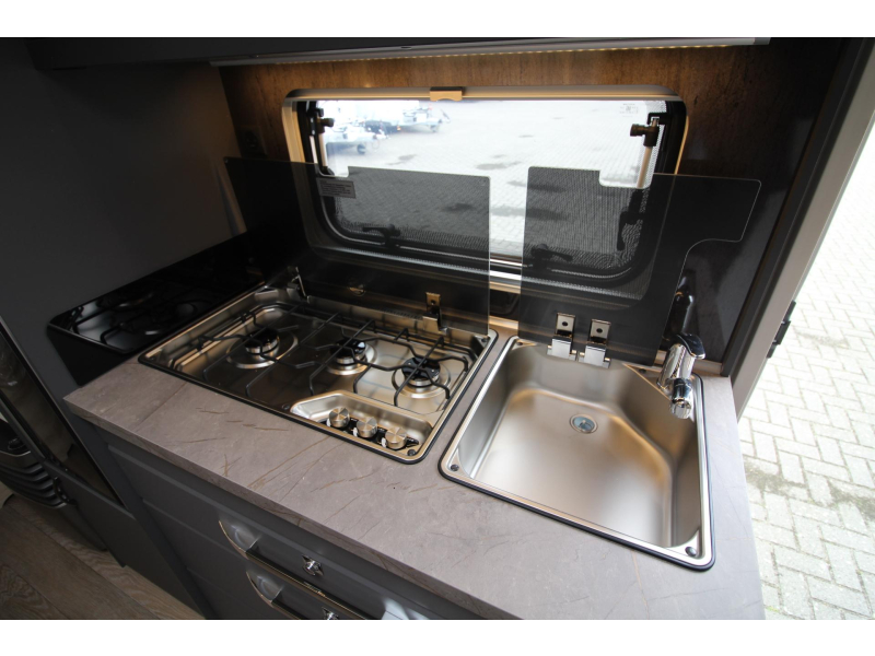 Hobby De Luxe 490 KMF Stapelbedden!  foto: 12