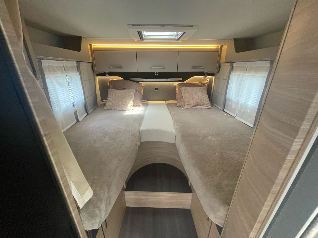 Knaus PLATINUM 650 MEG ENKELE BEDDEN AUTOMAAT foto: 2