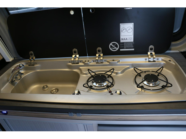 Volkswagen Transporter Kombi 2.0 TDI L1H1 4 Schlafpl&auml;tze | Tempomat | Neues Interieur | drehbarer Vordersitz | Insektenschutzgitter | K&uuml;hlschrank / Gefrierfach | Foto: 15