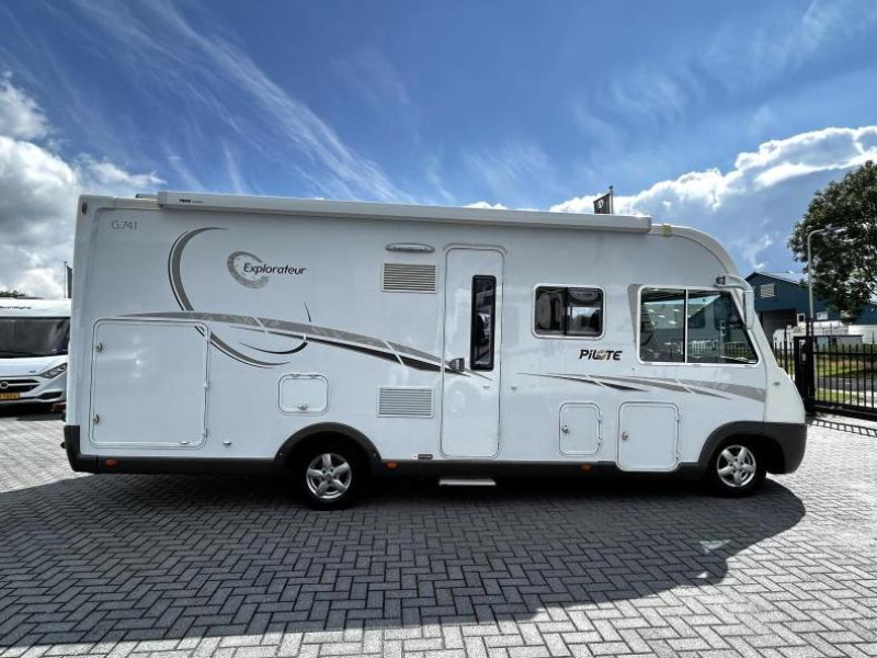 Pilote Explorateur G 741 Dwarsbed/Hefbed/Alde/2012  foto: 4
