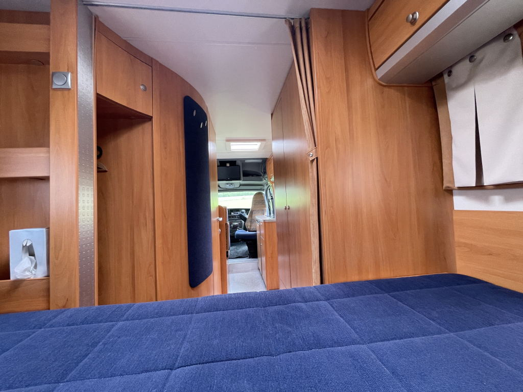 KNAUS R43 photo: 6