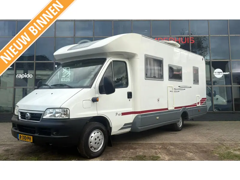 Homecar P 621 Klimaanlage, Top-Layout, festes Bett