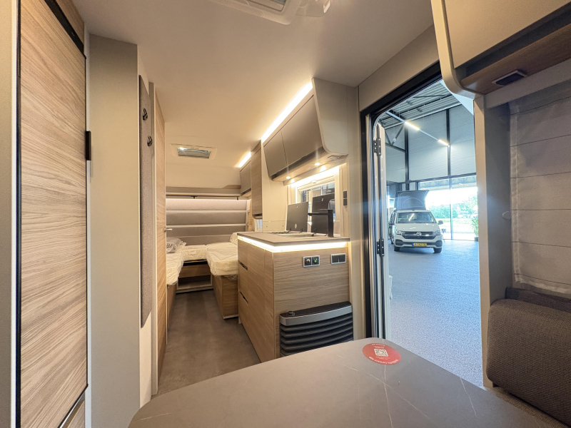 Dethleffs Nomad 460 EL lits jumeaux / gaz ext&eacute;rieur photo : 14