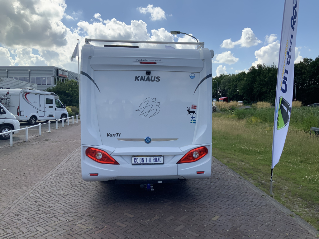 Knaus Van Ti 600 2.3 130 PK Half-integraal, Dwars-bed, Halve- treinzit, Draaistoelen, etc. Bj 2013 Camper centrum on the road Marum foto: 33