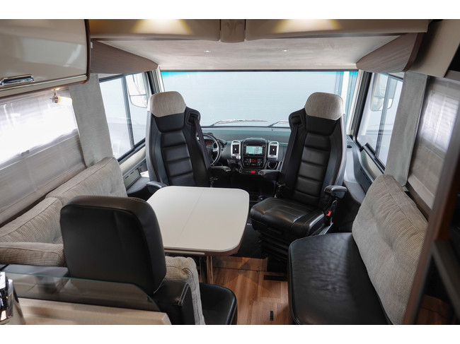 NIESMANN BISCHOFF Arto 85E 180Cv Autom&aacute;tico | Sistema de nivelaci&oacute;n | Suspensi&oacute;n neum&aacute;tica foto: 4