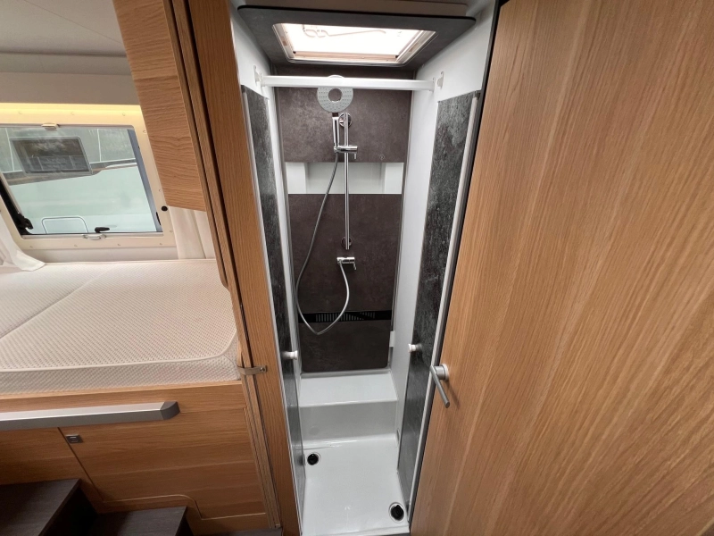 Adria Matrix Plus 670 SL AUTOMAAT 160PK  foto: 9