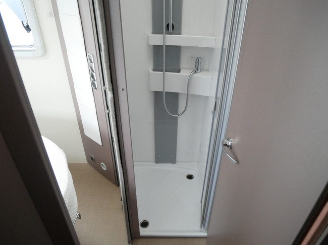 Bürstner Lyseo Privilege TD 732 Queensbed / Face to Face foto: 14