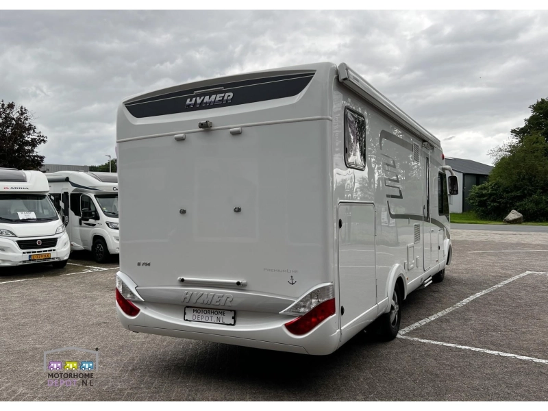 Hymer B 704 PL  foto: 2