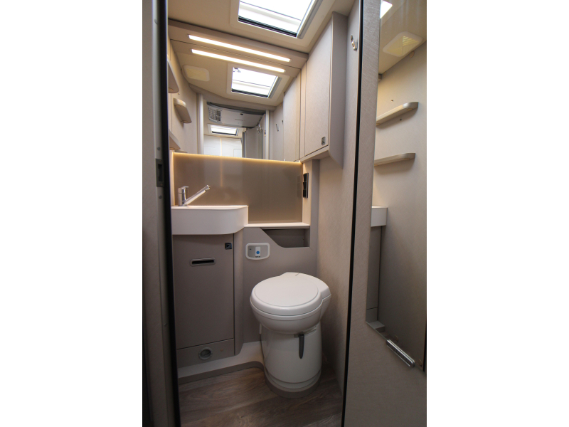 Hymer Tramp 685 S Face2Face - Enkele bedden  foto: 22