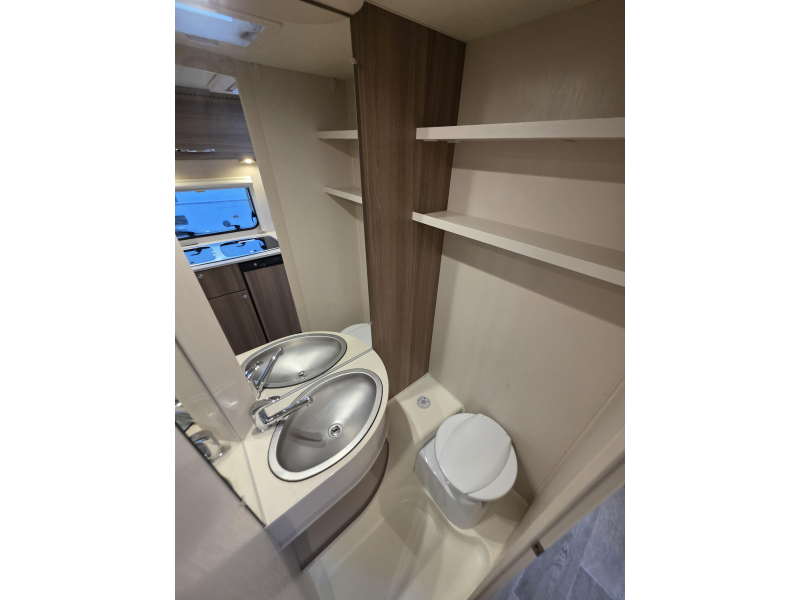 Dethleffs C'Joy 460 LE Camas Individuales TIENDA 2017 foto: 14