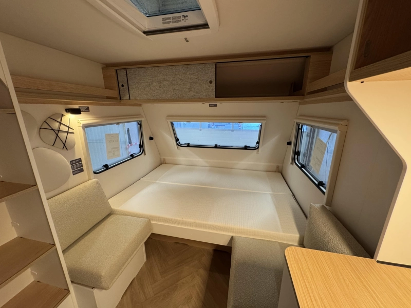 LMC E:dero 470K Ventana delantera abatible foto: 5